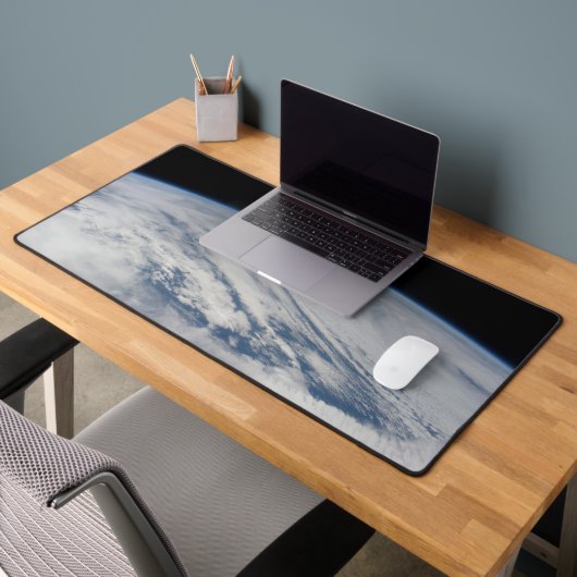 L'Ombre De La Lune S'Étend Sur Le Pacifique Nord. (Bureau 2)