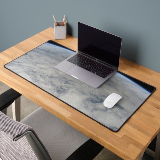 L'Ombre De La Lune S'Étend Sur Le Pacifique Nord. (Bureau 2)