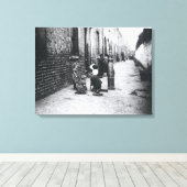 London Slums Canvas Afdruk (Insitu (Houten vloer))