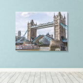 London Tower Bridge opgeheven canvas print (Insitu (Houten vloer))