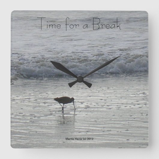 Lone Beach Sandpiper Clock Vierkante Klok (Voorkant)
