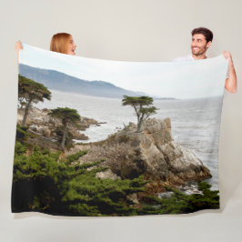 LONE CYPRESS Large Fleece Blanket Deken