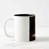 Lonely Cat Night Walk Mug - Une touche de mystère (Gauche)