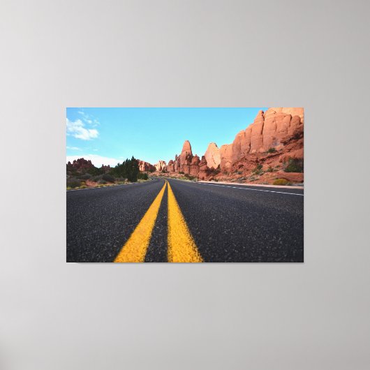 Lonely Road in Arches National Park Canvas Afdruk (Voorkant)