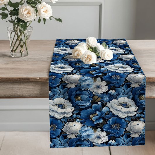 Long Chemin de table bleu et blanc Navy Flowers
