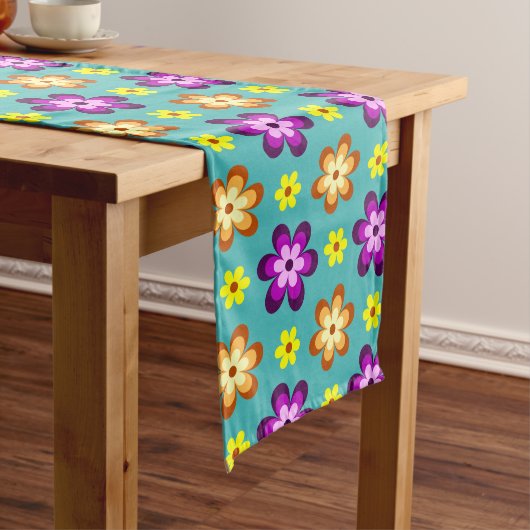 Long Chemin de table fleuri rétro coloré (In Situ)