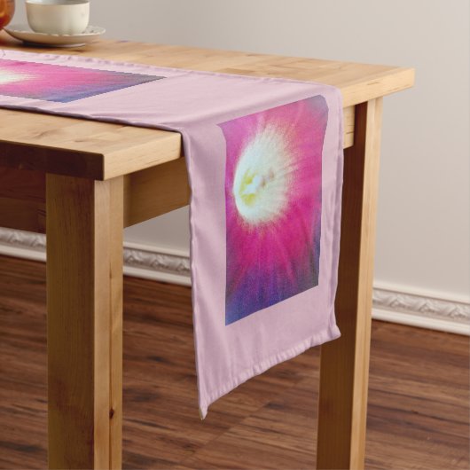 Long Chemin de table violet et blanc (In Situ)