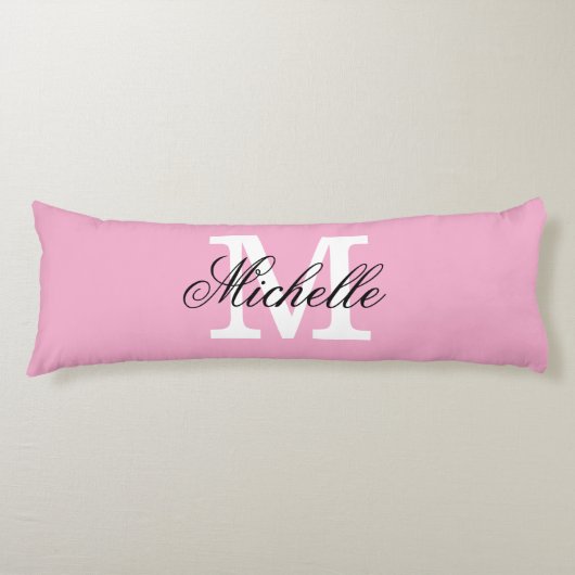 Long pink body pillow with custom monogram lichaamskussen (Voorkant)