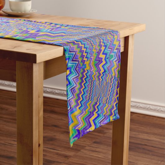 Long tourbillons multicolores sur chemin de table (In Situ)