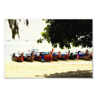 Longtail Boats op Hong Island, Thailand Print Foto Afdruk
