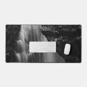 Longue exposition à la cascade noire et blanche (Clavier et souris)