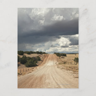 Looking down a dirt country road in NM with Briefkaart