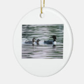 Loon moeder met kuikens keramisch ornament (Links)