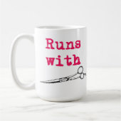 Loopt met de Mok van Shears Hair Stylist (Links)