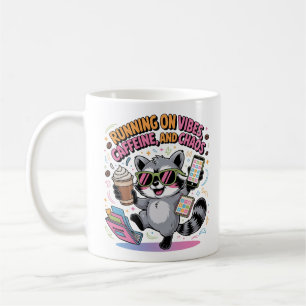 Lopen op Vibes, Cafeïne en Chaos Chibi Wasbeer Koffiemok