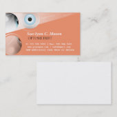 L'optométrie d'optométriste observe le carte de (Devant / Derrière)