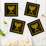 Lot De Dessous-de-verres Flamme de Menorah<br><div class="desc">Un rendu numérique brun et or de la menorah juive à sept branches (hébreu : מְ נ וֹ רָ ‎). Ajoutez votre propre texte. La menorah à sept branches, utilisée dans le sanctuaire portatif mis en place par Moïse dans le désert et plus tard dans le Temple de Jérusalem, est...</div>
