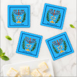 Lot De Dessous-de-verres Persian Magen David Menorah<br><div class="desc">Cette image a été adaptée à partir d'un carrelage juif perse antique et présente une menorah avec un Magen David (Étoile de David) encadré de branches d'olivier. Les imperfections de l'image originale peinte à la main ont été conservées. Ajoutez votre propre texte.</div>