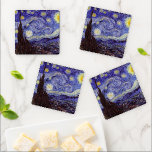 Lot De Dessous-de-verres Vincent Van Gogh Starry Nuit Vintage Art<br><div class="desc">Vincent van Gogh Starry Night Art Peinture Starry Night est un tableau de l'artiste post-impressionniste néerlandais Vincent van Gogh. Le ciel bleu de la nuit est rempli de nuages tourbillonnants, d'étoiles et d'une lune brillante croissant. La Nuit étoilée est la seule nocturne de la série de vues depuis la fenêtre...</div>