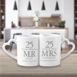 Lot De Mugs Tout Anniversaire Argent M. Mme Right<br><div class="desc">TOUTE ARGENT ANNIVERSAIRE M. MRS. MUGS DROITS. Customisez les noms et les dates pour créer un cadeau amusant et unique pour célébrer n'importe quel anniversaire mariage. Conçu par Thisisnotme©</div>