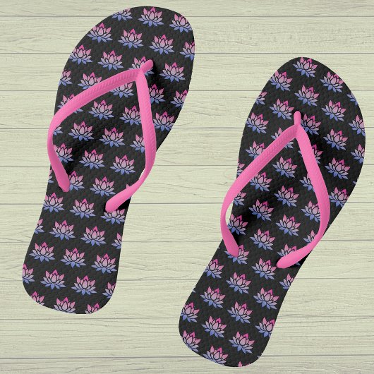 Lotus bloem blauw roze op zwart teenslippers