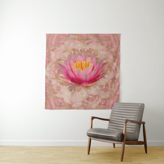 Lotus in Mandala Waterverf Gold en pastelroze Wandkleed (In situ)