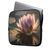 Lotus rose dans le sac d'ordinateur portable léger (devant gauche)