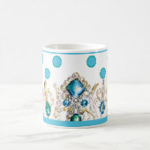 Louis Crown Mug de Heather French Henry (Centre)