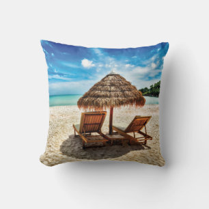 Lounge-stoelen op strandwerend kussens