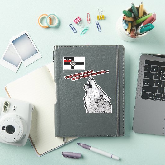 Loup gris très affamé - Sticker de cinéma Greyhoun (Couverture iPad)