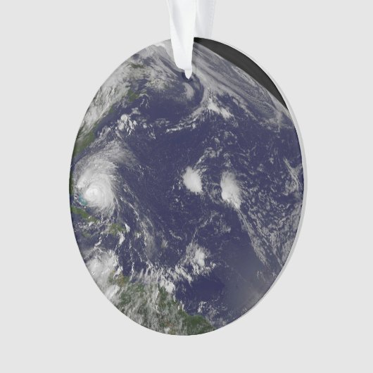 L'Ouragan Irene Traverse Les Bahamas. (devant)