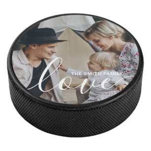 'Love' Aangepaste familiefoto met eigen naam Hockey Puck
