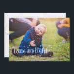 Love and Light Stars Carte photo de vacances<br><div class="desc">Élégant et mignon Love and Light Stars Noël ou Hanoukka Carte photo de vacances est parfait pour tous vos amis et votre famille cette saison de vacances. Customisez le texte avec votre nom de famille et l'année et échangez la photo pour une photo de vos enfants, de votre animal de...</div>