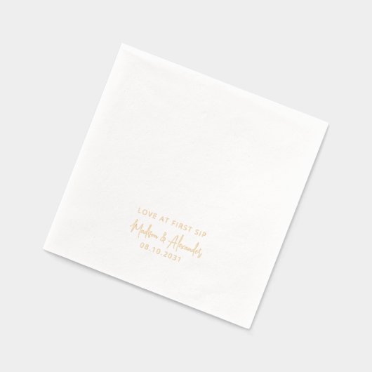 Love at First Sip Custom Names Mariage de script (Gauche)