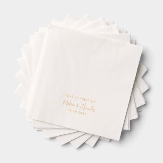 Love at First Sip Custom Names Mariage de script (Insitu (empilé))