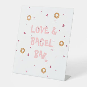 "LOVE & BAGEL BAR"   Witte harten en zakken Reclamebord Met Voetstuk