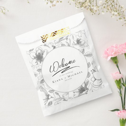 Love Calligraphy Wedding Floral Pattern Blk ID940 Bedankzakje (Gezegeld)