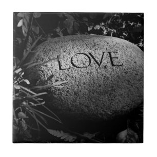 "Love" Carved Stone Tegeltje