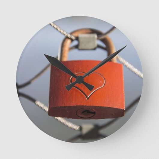 Love Heart Padlock Ronde Klok (Voorkant)
