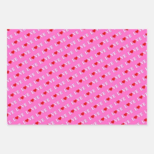 LOVE in LOVE verpakt met LOVE All Purpose Inpakpapier Vel (Voorkant)