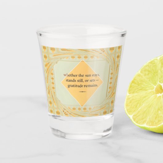 Love & Intention Collection | Gratitude Remains™ A Shot Glas (Voorkant)
