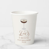 Love Is Brewing Expresso Martini Bruidsfeest Papieren Bekers (Voorkant)