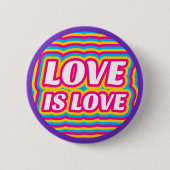 Love Is Love Pride Button – Rainbow & Paarse Ring (Voorkant)