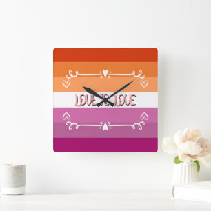 Love is Love Pride Maand Klok