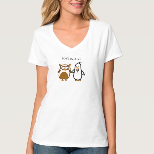"LOVE IS LOVE" V-nek (vrouwen) T-shirt (Voorkant)