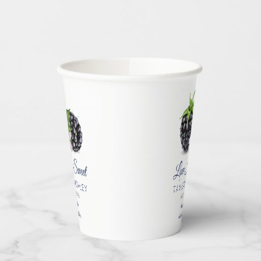 Love is Sweet Blackberry Fruit | Weddenschap over  Papieren Bekers (Links)