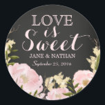 Love is Sweet Chalkboard Mariage Sticker<br><div class="desc">Plus de jolis stickers de mariage floral dans le magasin Little Bayleigh! Oeuvre de : www.createthecut.com</div>