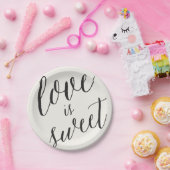 Love is Sweet Classic Script Calligraphy Wedding Papieren Bordje (Feest)