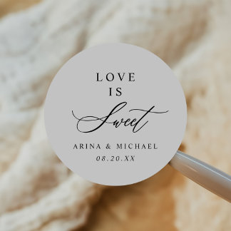 Love is Sweet Wedding Favor Ronde Sticker