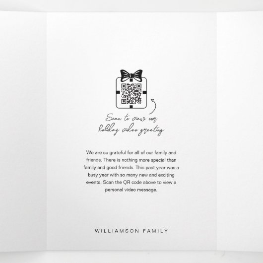 Love & Joy Familie Foto's QR Code Video Boodschap Drieluik Wenskaart (Binnenkant midden)